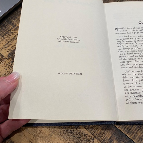 Daughters of Eve by Lottie Beth Hobbs Vintage Book Copyright 1963 - Picture 10 of 15